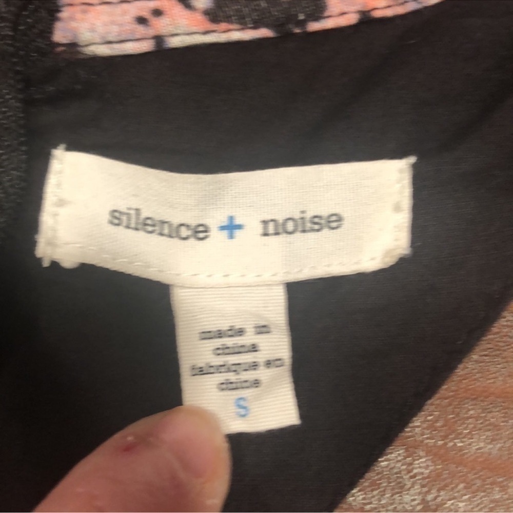 SILENCE + NOISE Floral Tank w/ Sexy Zip up Back Size S - Picture 6 of 7